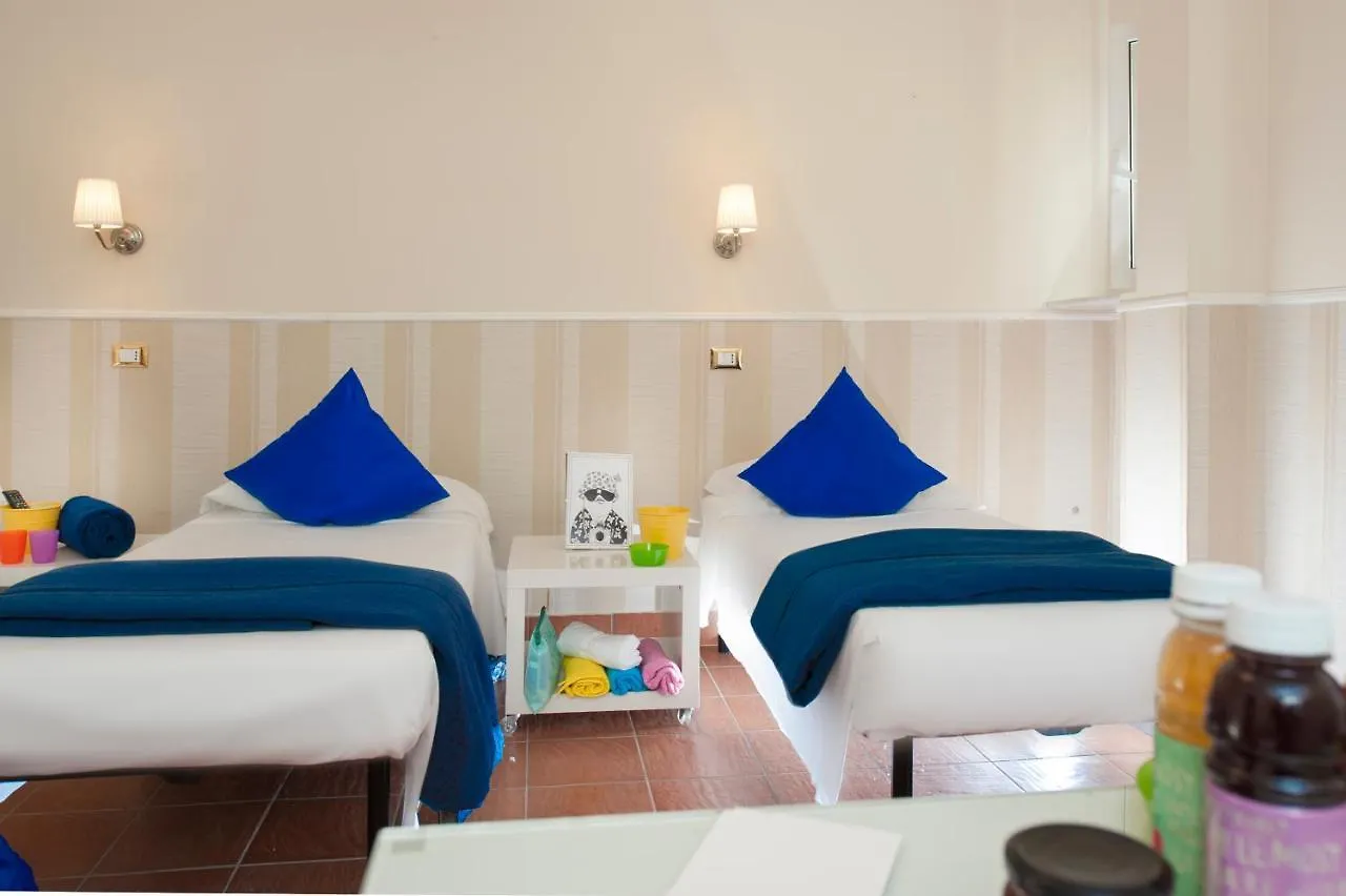 אכסניה רומא Budget Rooms Des Arts
