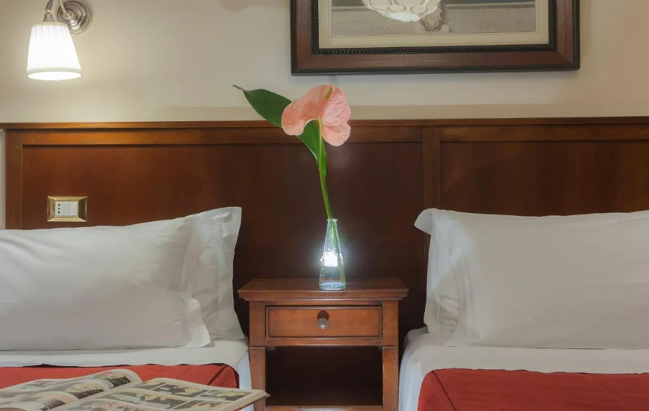 Hostel Budget Rooms Des Arts Italy
