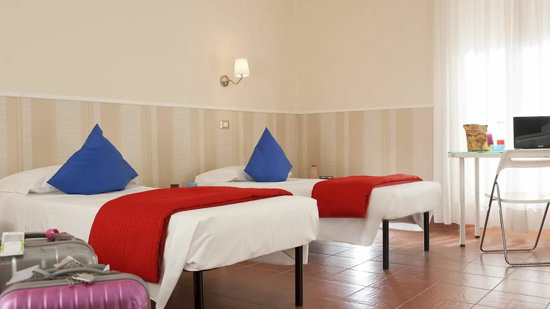 Budget Rooms Des Arts Rzym