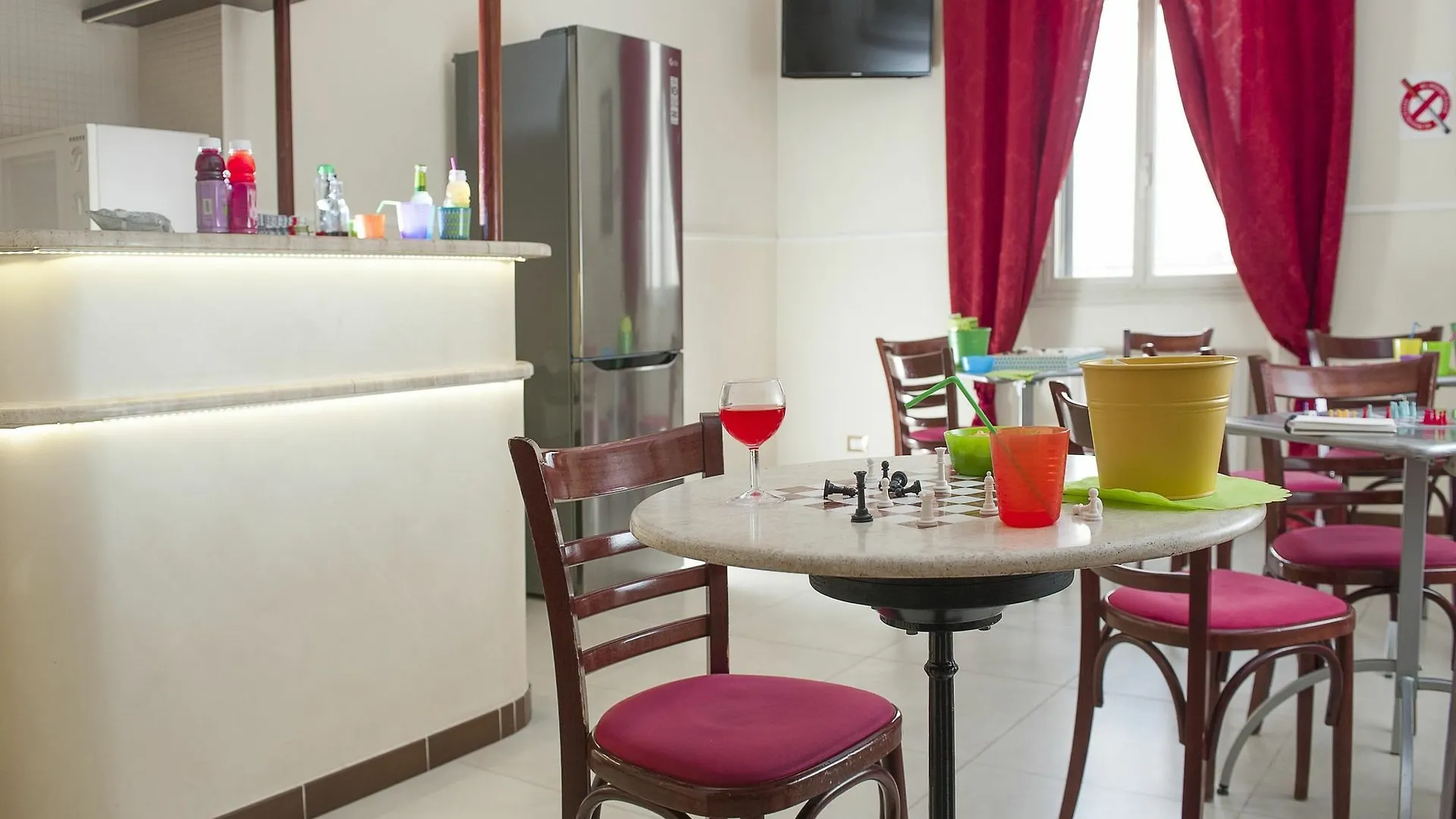 Hostel Budget Rooms Des Arts Italy