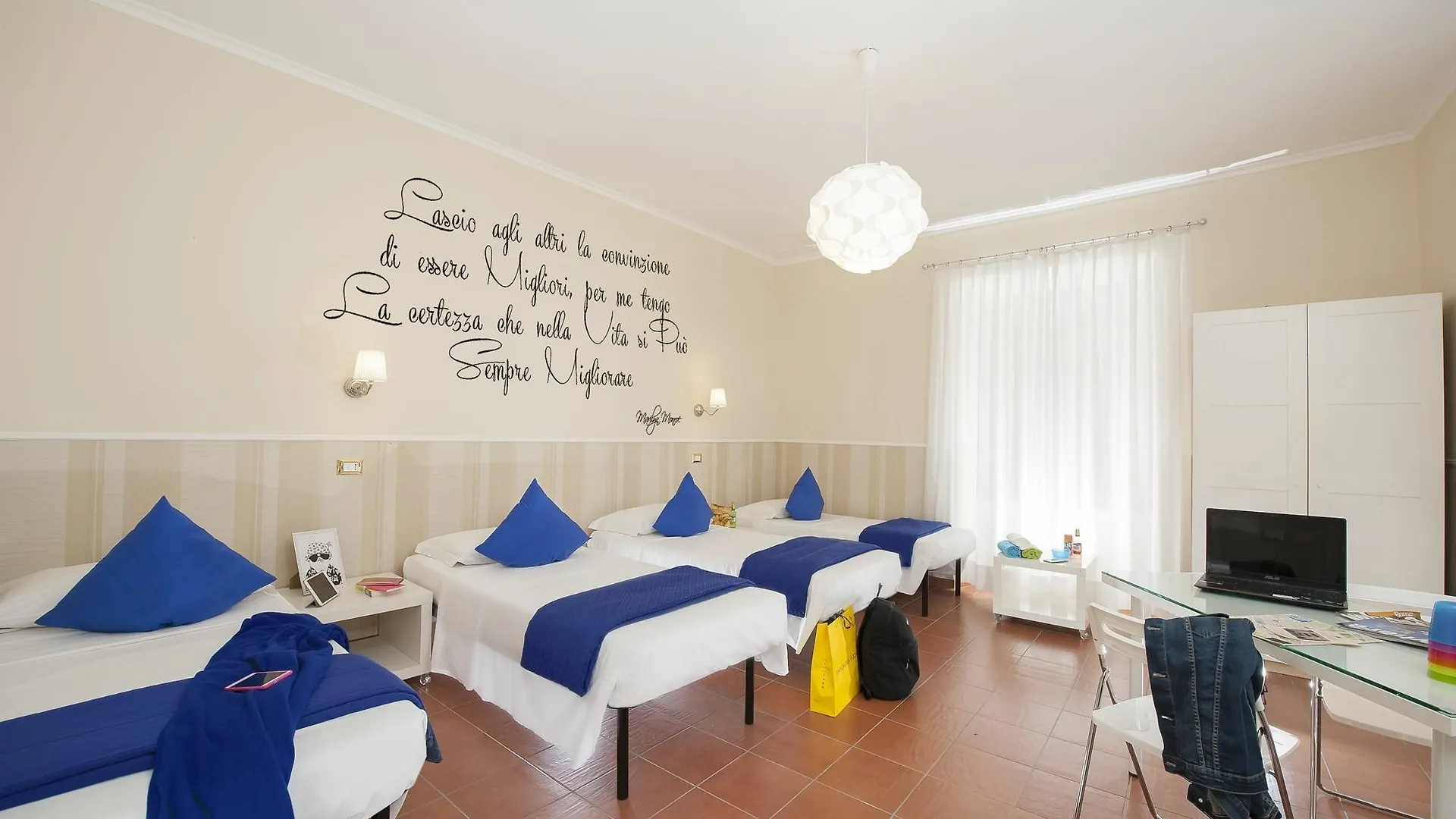 Budget Rooms Des Arts Rome